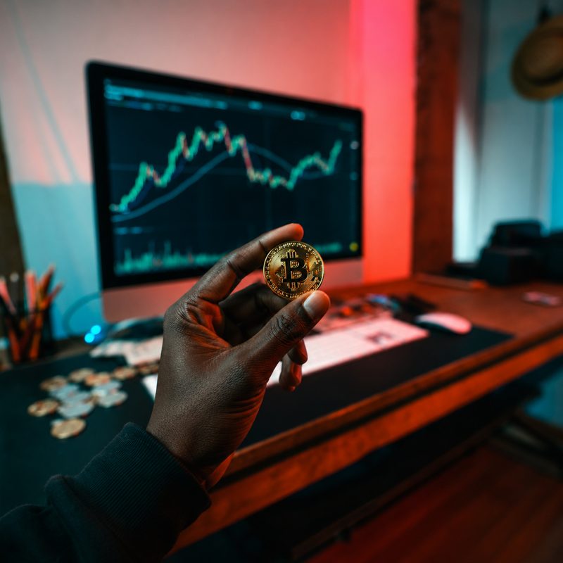Oil, dollars and Bitcoin investing